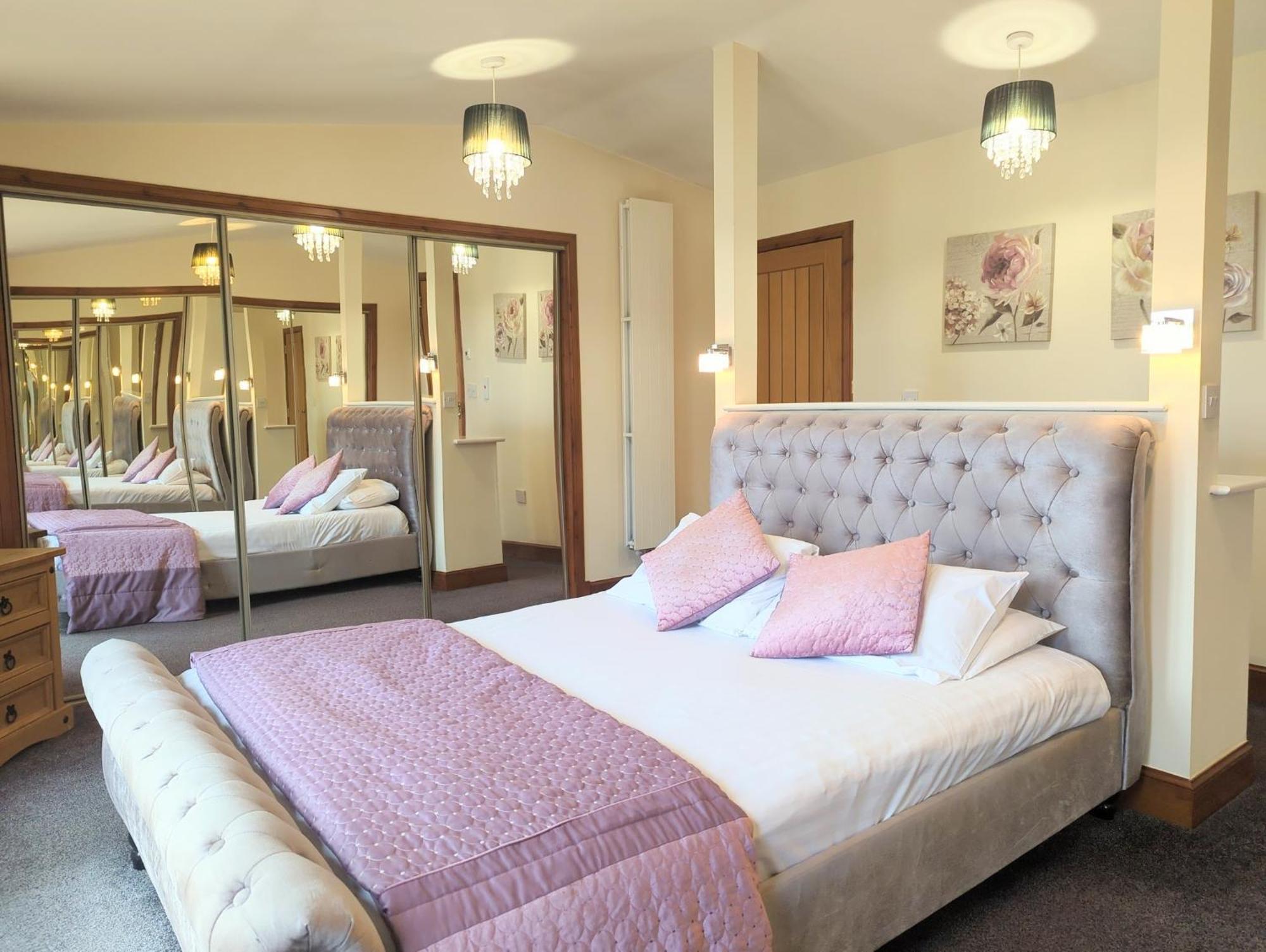 Torridon 1 With Private Hot Tub - Fife - Loch Leven - Lomond Hills- Pet Friendly Villa Kelty Exteriör bild