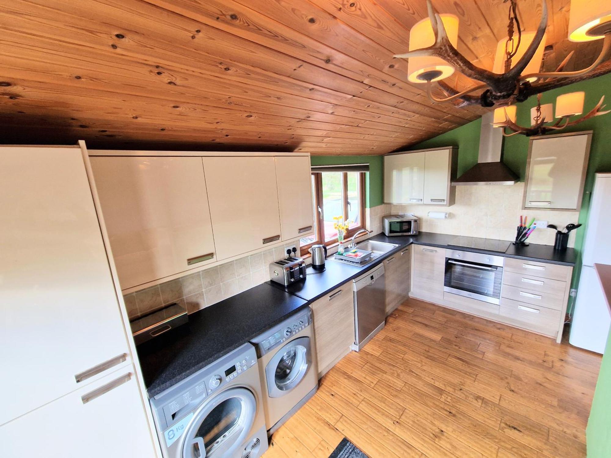 Torridon 1 With Private Hot Tub - Fife - Loch Leven - Lomond Hills- Pet Friendly Villa Kelty Exteriör bild