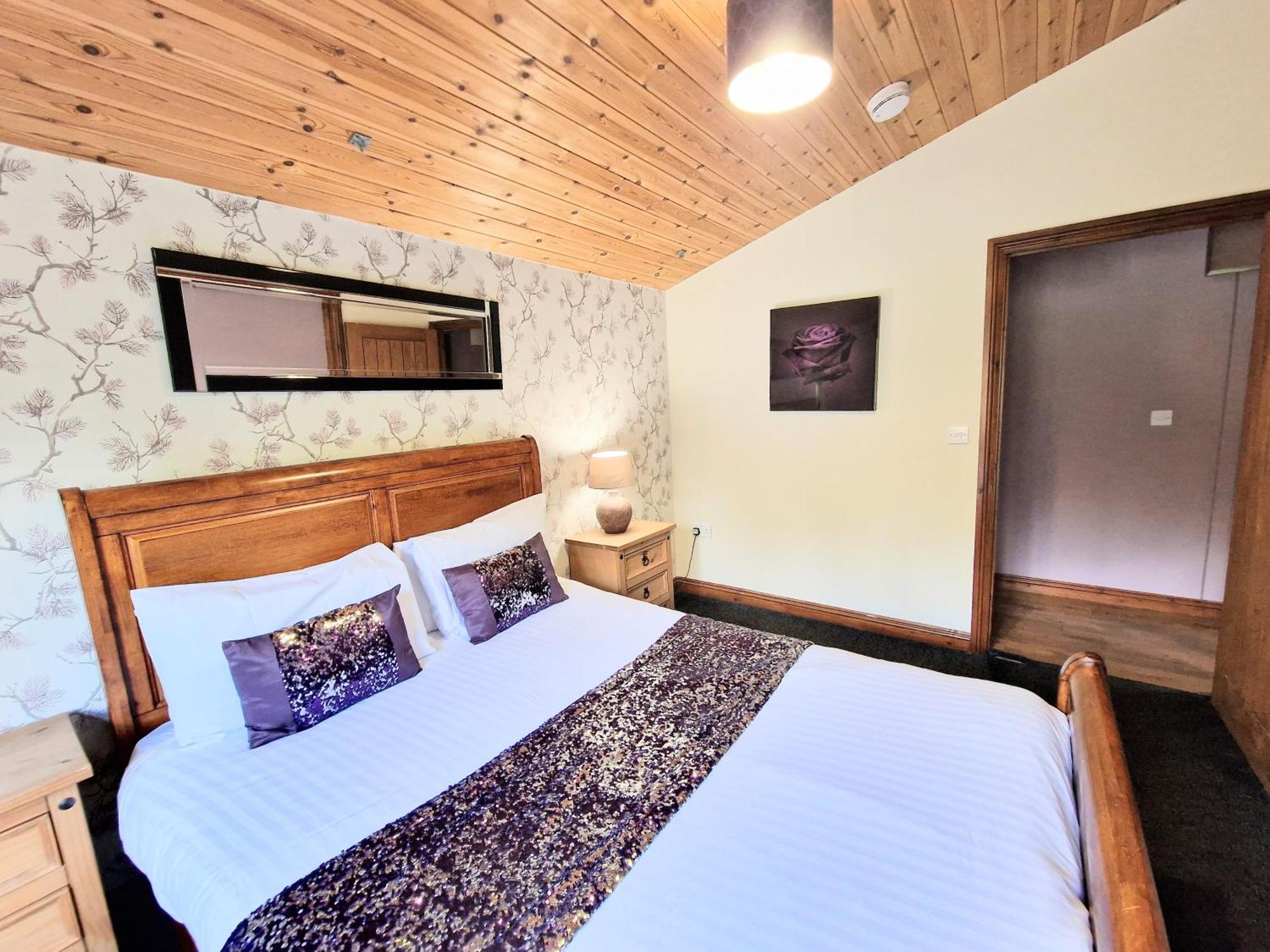 Torridon 1 With Private Hot Tub - Fife - Loch Leven - Lomond Hills- Pet Friendly Villa Kelty Exteriör bild