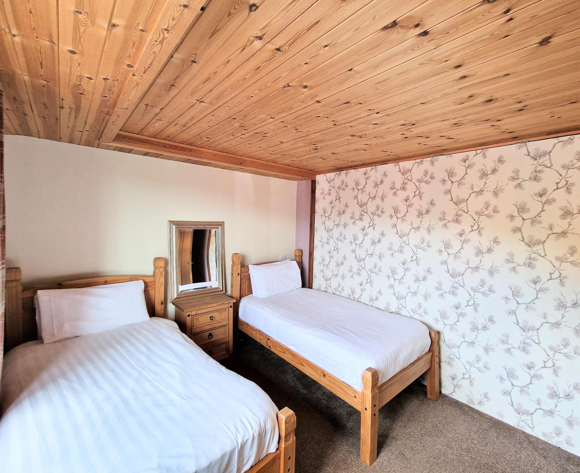 Torridon 1 With Private Hot Tub - Fife - Loch Leven - Lomond Hills- Pet Friendly Villa Kelty Exteriör bild